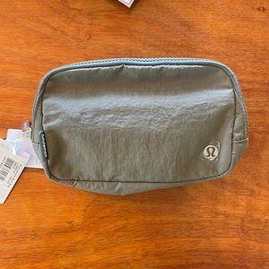 Lululemon Everywhere Belt Bag